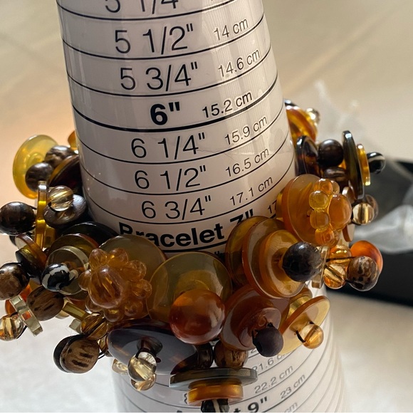 7 1/4" Button Bracelet - Picture 8 of 12